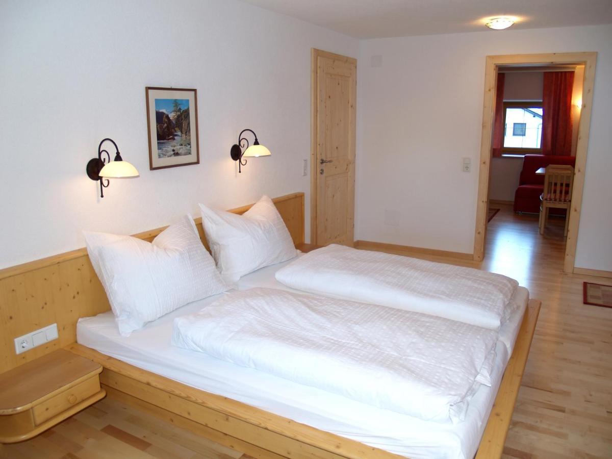 Haus Trisanna Apartment Galtur Bagian luar foto