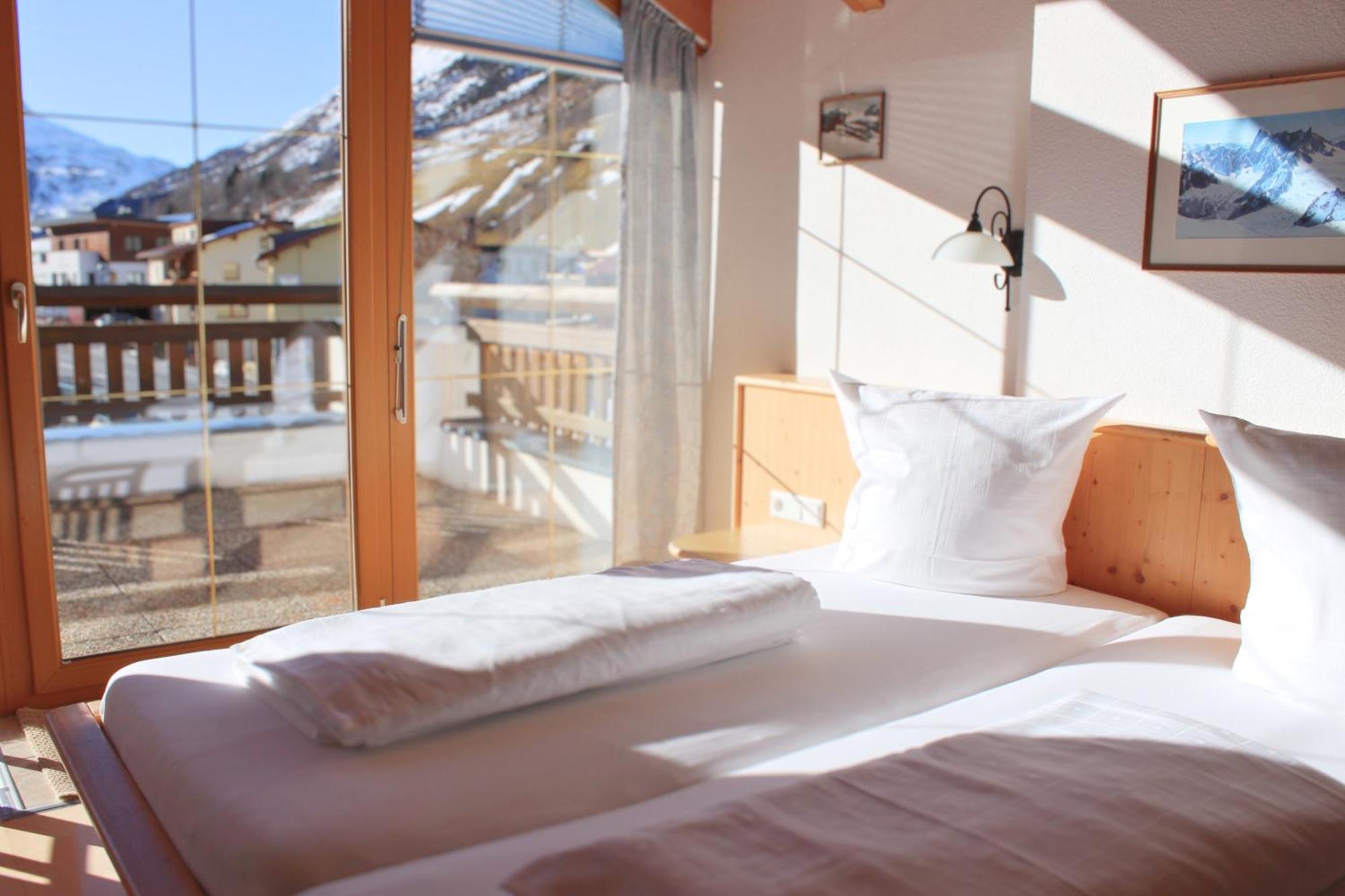 Haus Trisanna Apartment Galtur Bagian luar foto